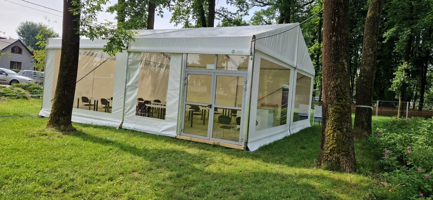 Ile kosztuje klimatyzacja hali namiotowej latem?
